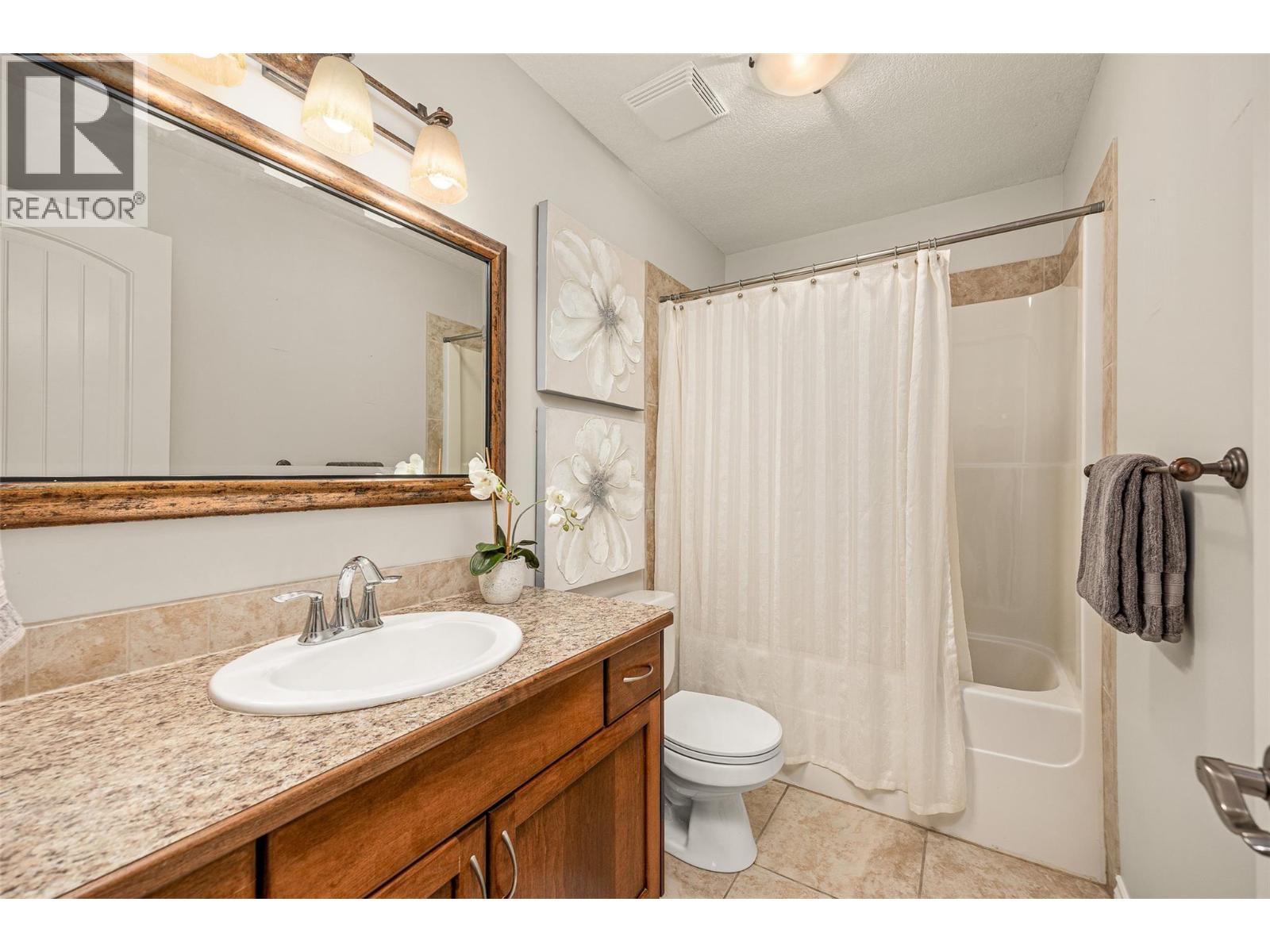  647 Peridot Place, Kelowna