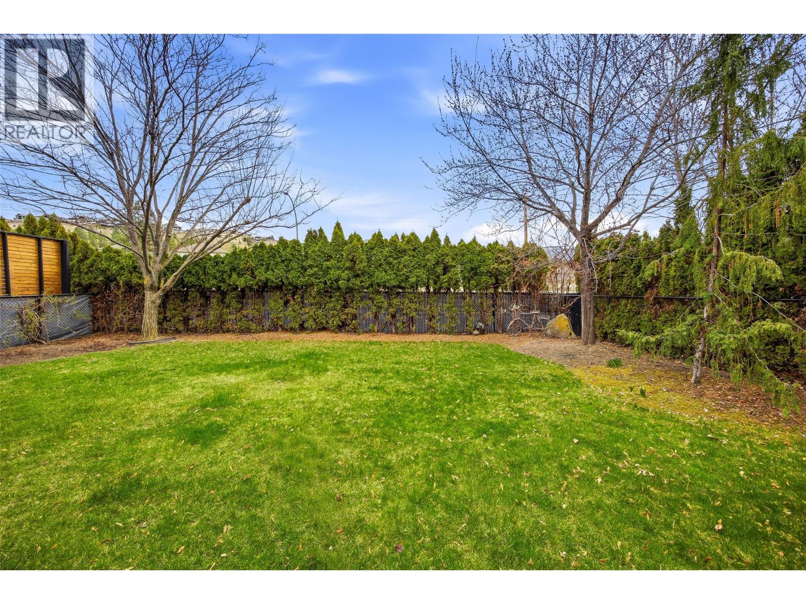  647 Peridot Place, Kelowna