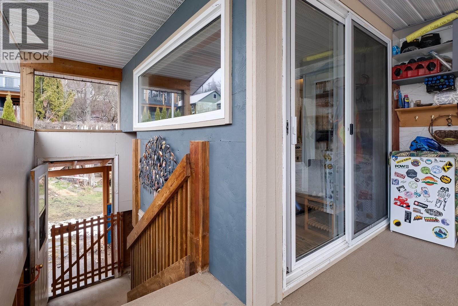 1730 Kootenay Avenue, Rossland