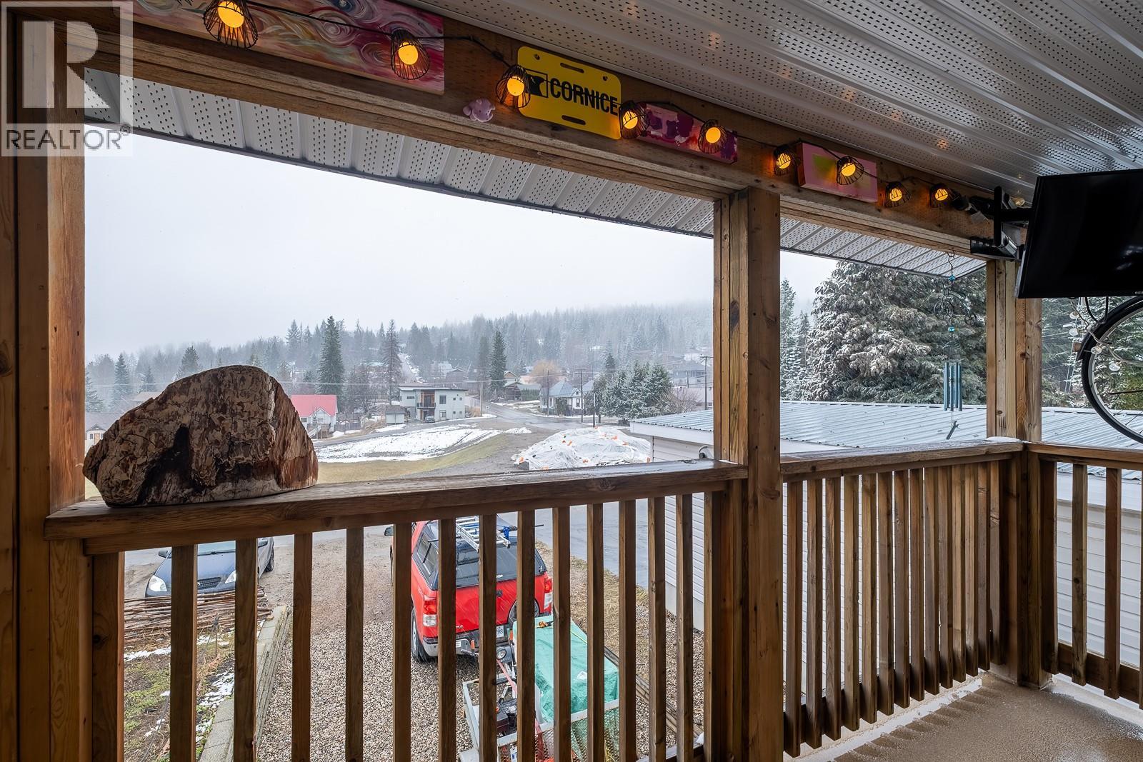 1730 Kootenay Avenue, Rossland