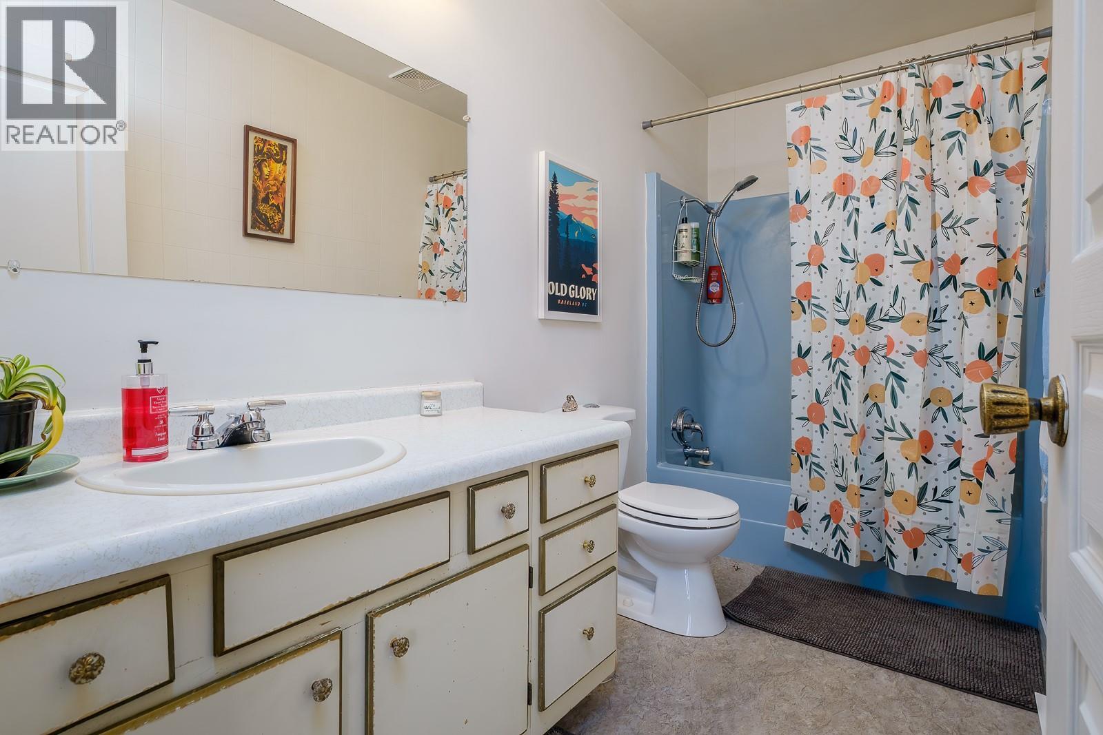 1730 Kootenay Avenue, Rossland