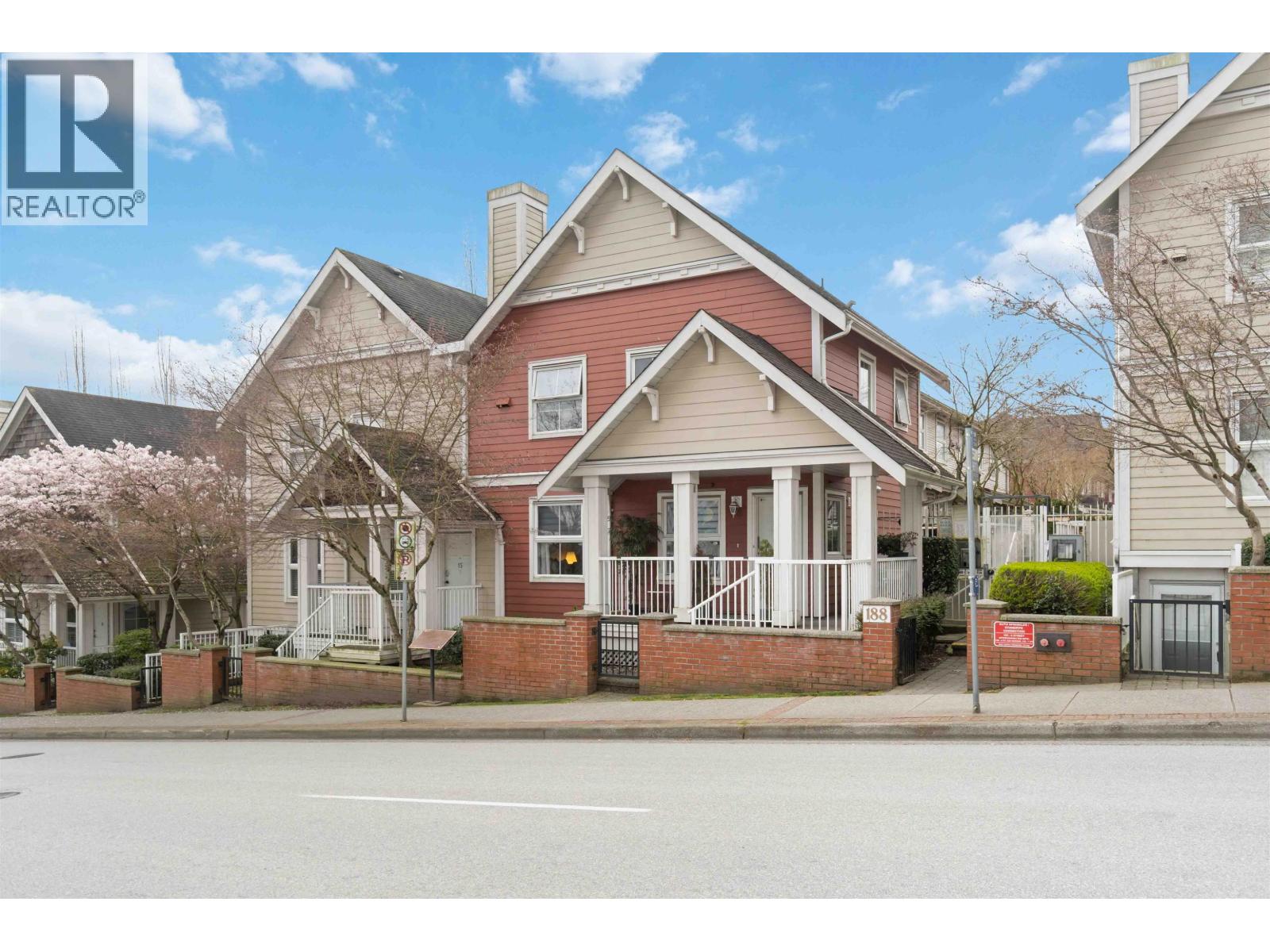 16 188 SIXTH STREET, New Westminster