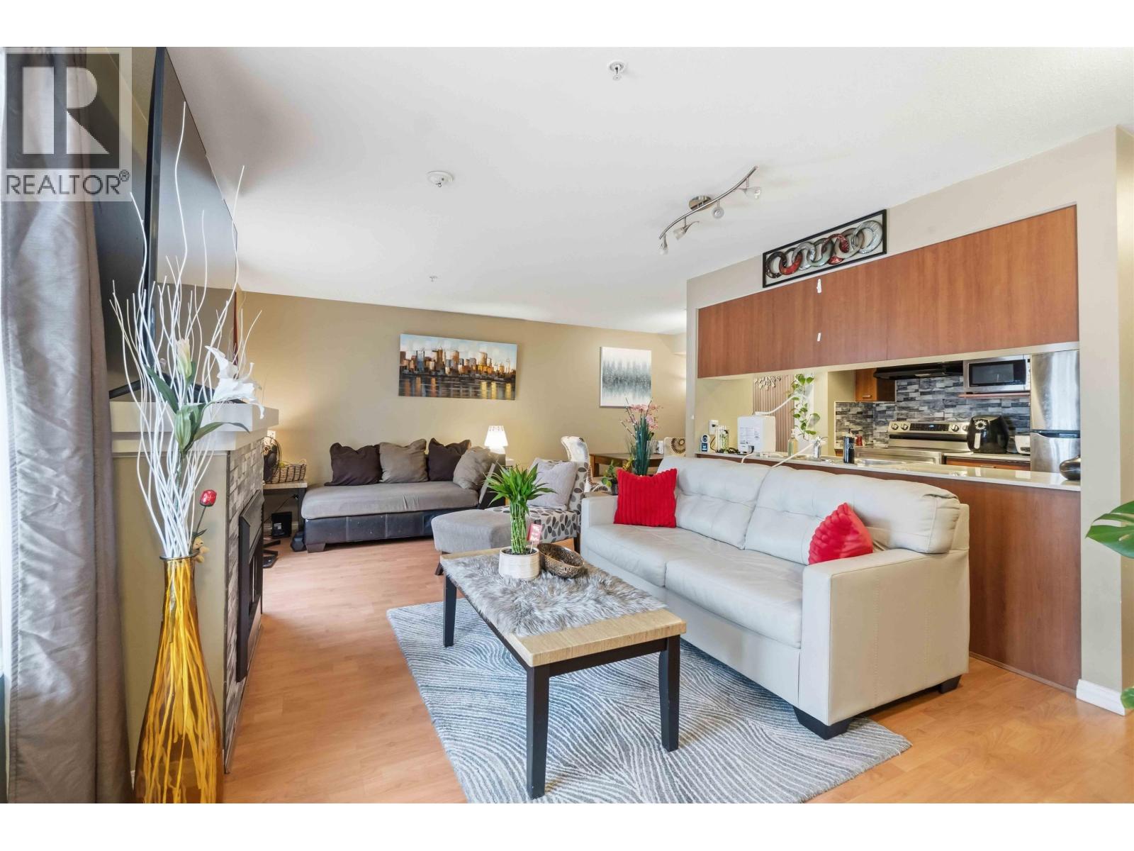 16 188 SIXTH STREET, New Westminster