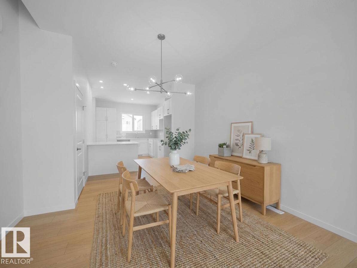 1032 14 AV NW, Edmonton