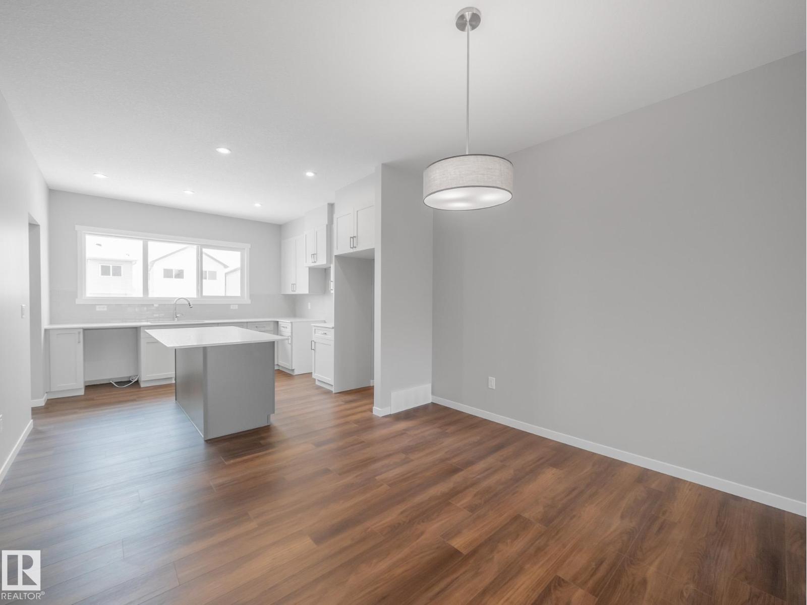 1040 14 AV NW, Edmonton