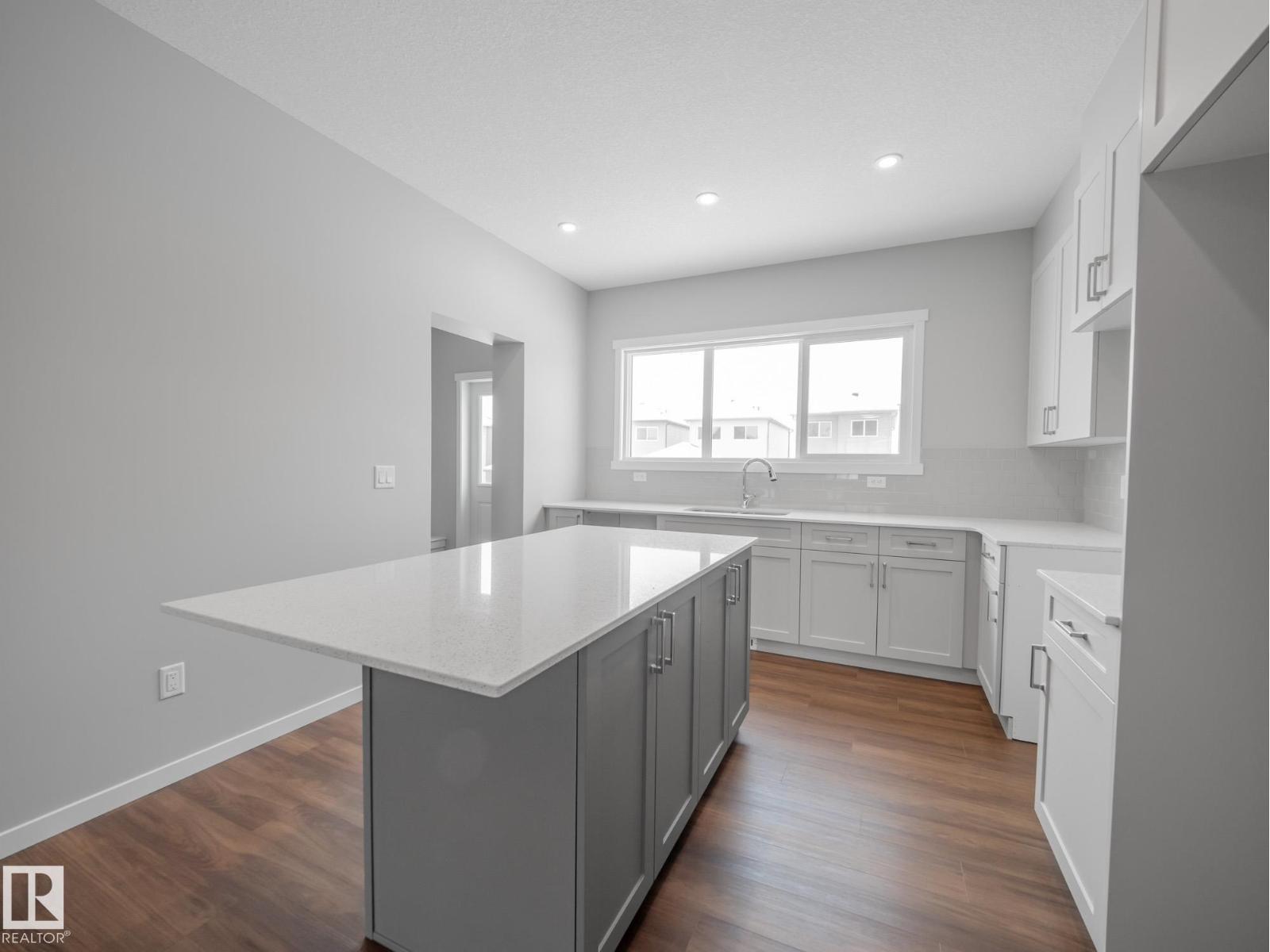 1040 14 AV NW, Edmonton