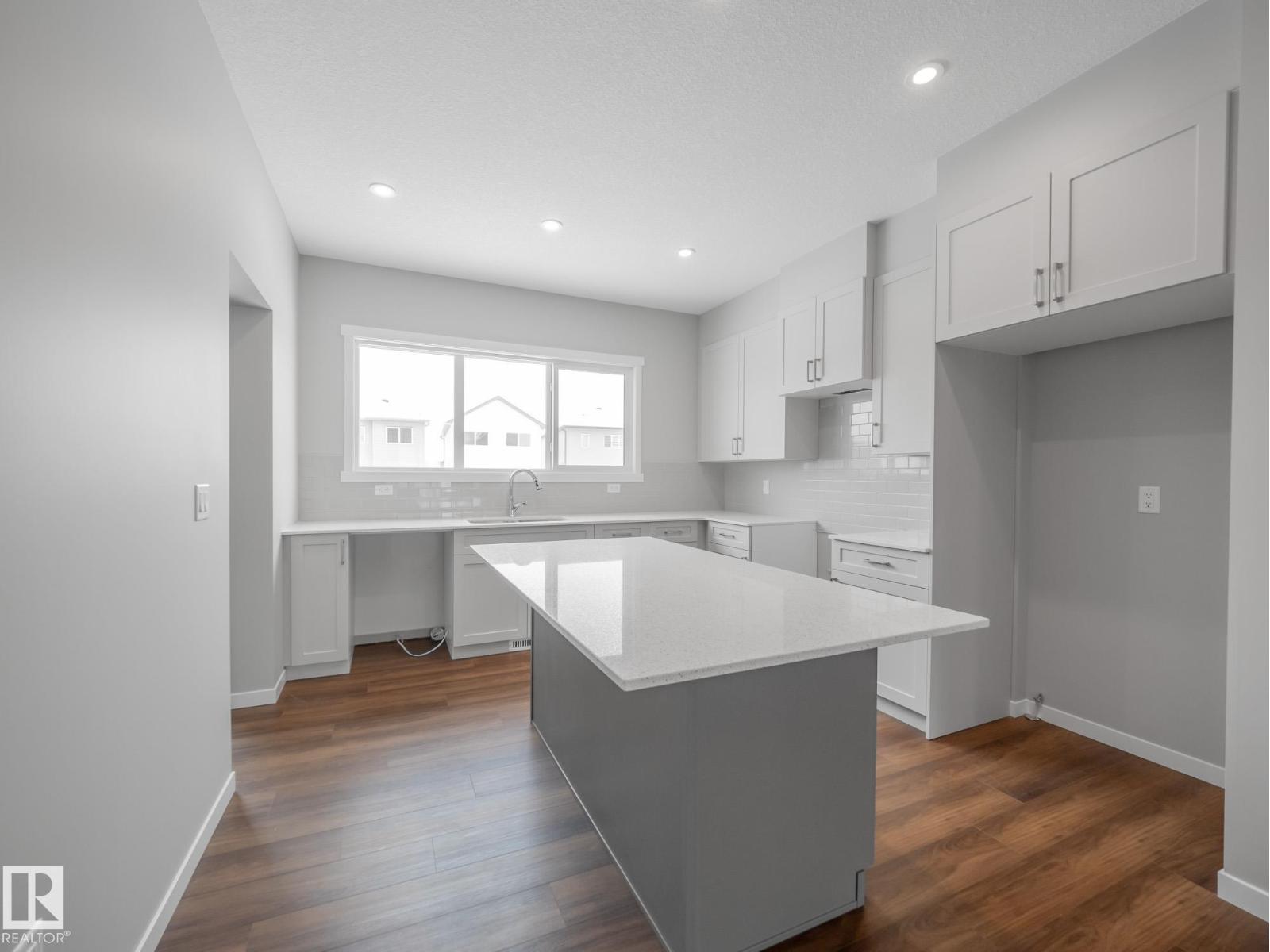 1040 14 AV NW, Edmonton