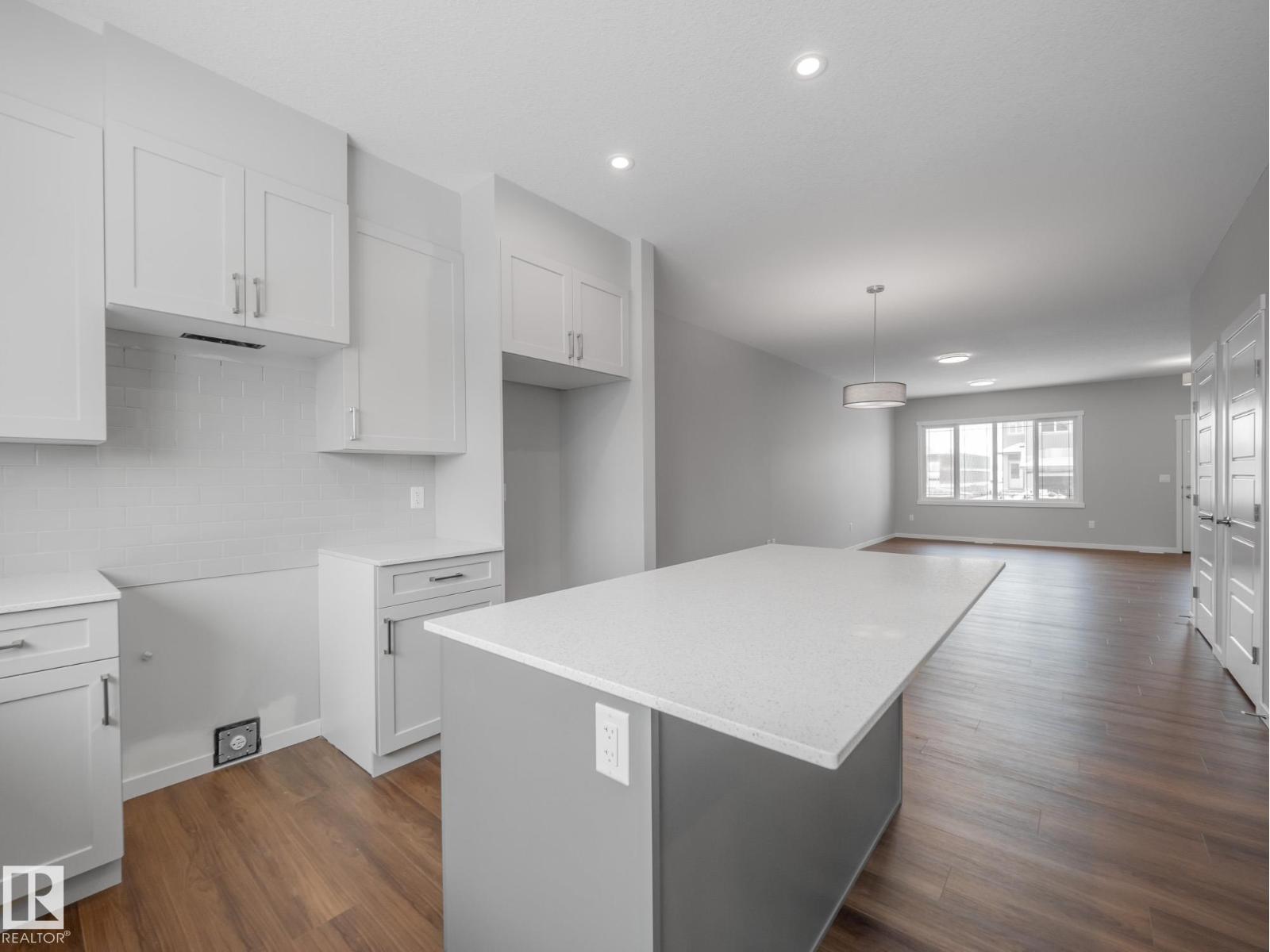 1040 14 AV NW, Edmonton
