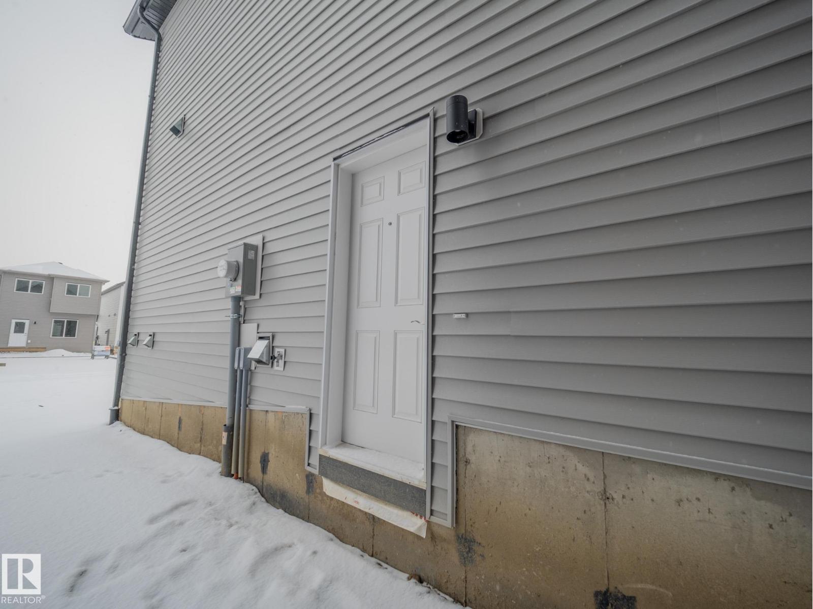 1040 14 AV NW, Edmonton