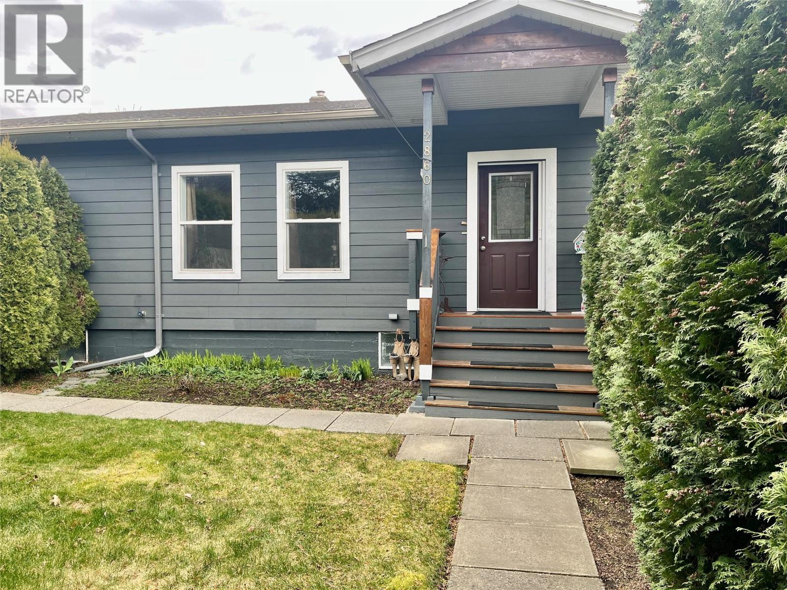 2860 Wright Street, Armstrong