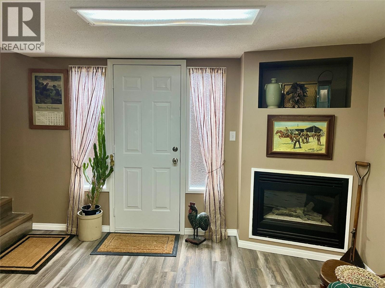 2860 Wright Street, Armstrong