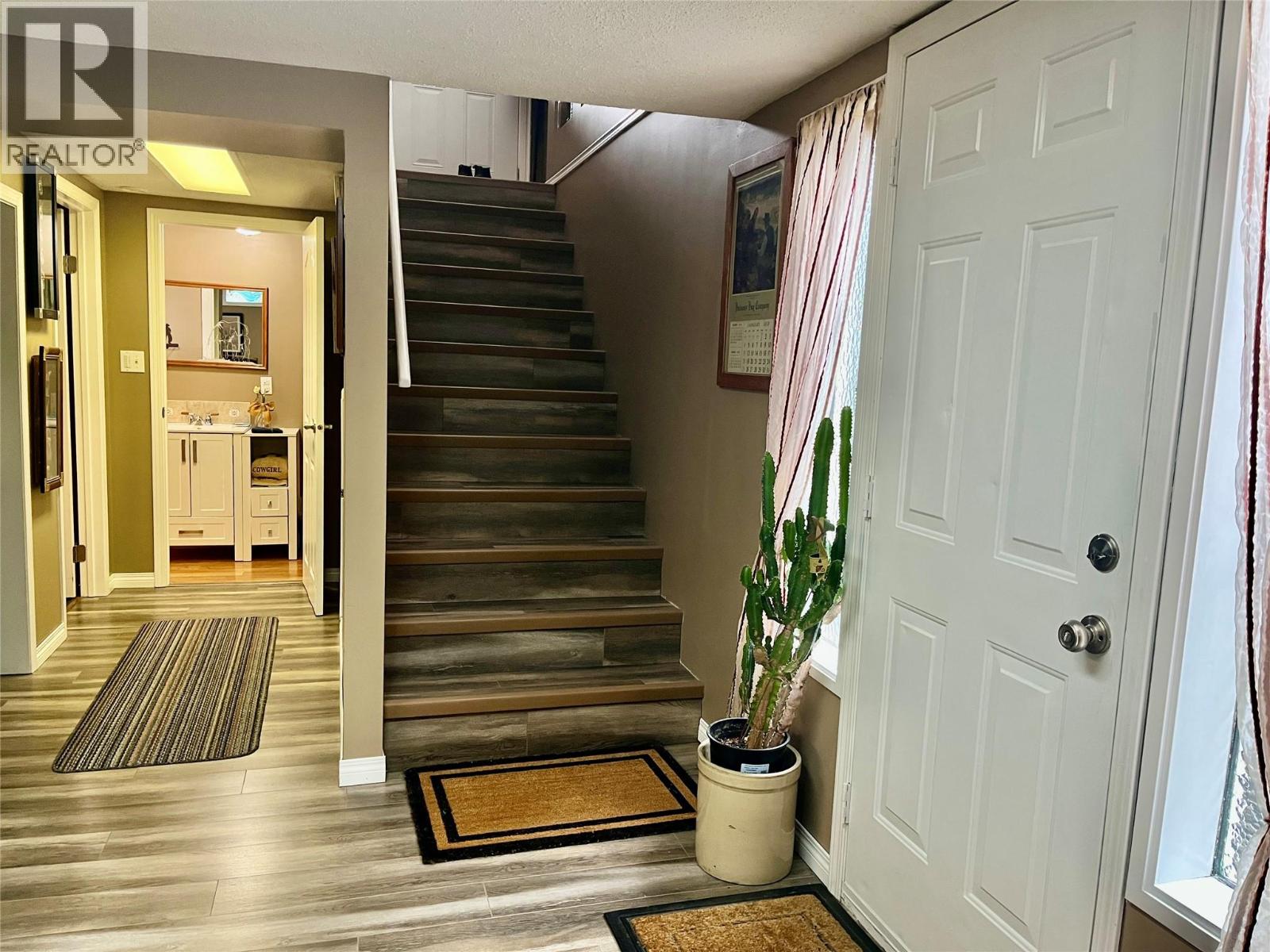 2860 Wright Street, Armstrong