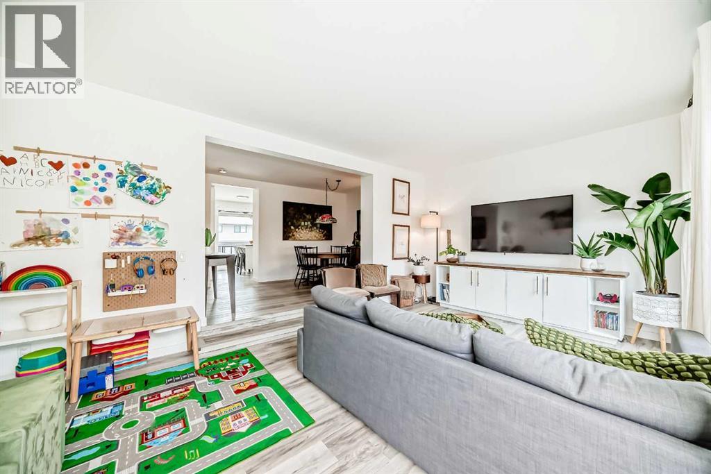 Single Family House for Sale in    Avenue SW Glamorgan Calgary 