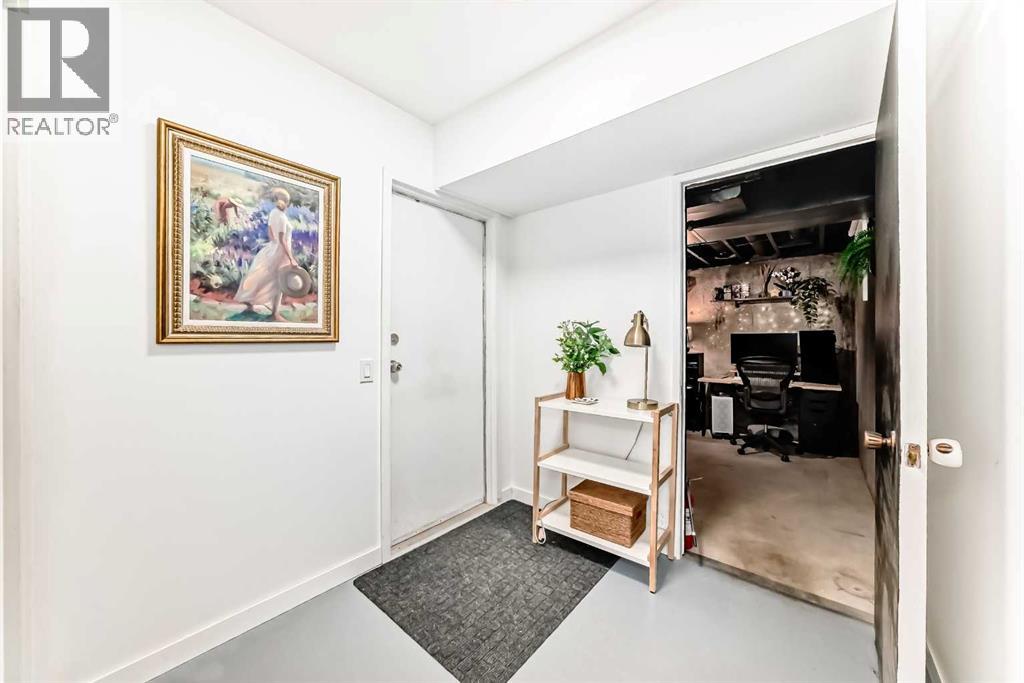 Single Family House for Sale in    Avenue SW Glamorgan Calgary 