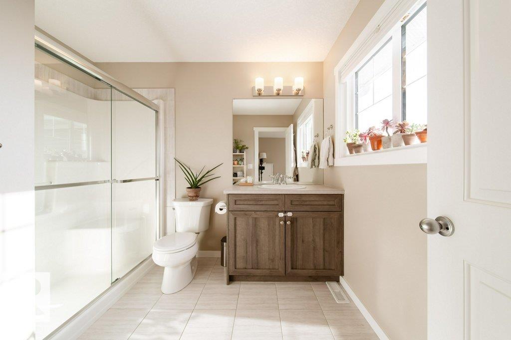 12816 205 ST NW, Edmonton