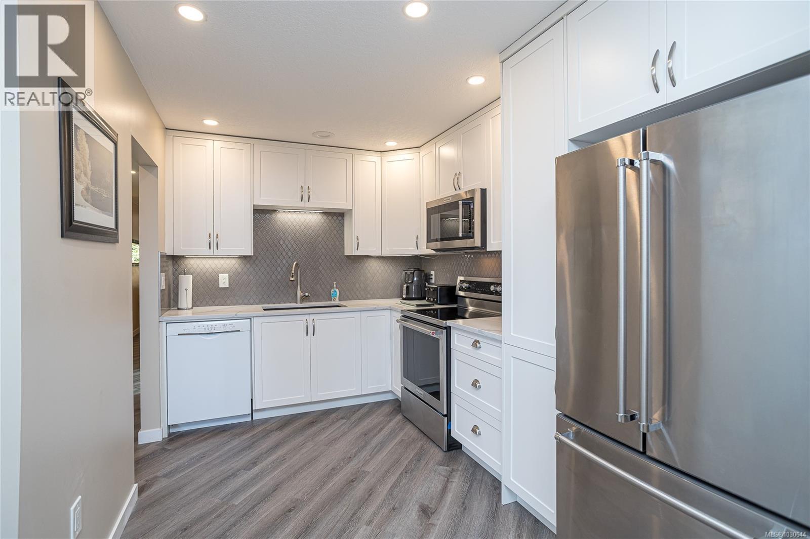 1 4125 Interurban Road, Saanich