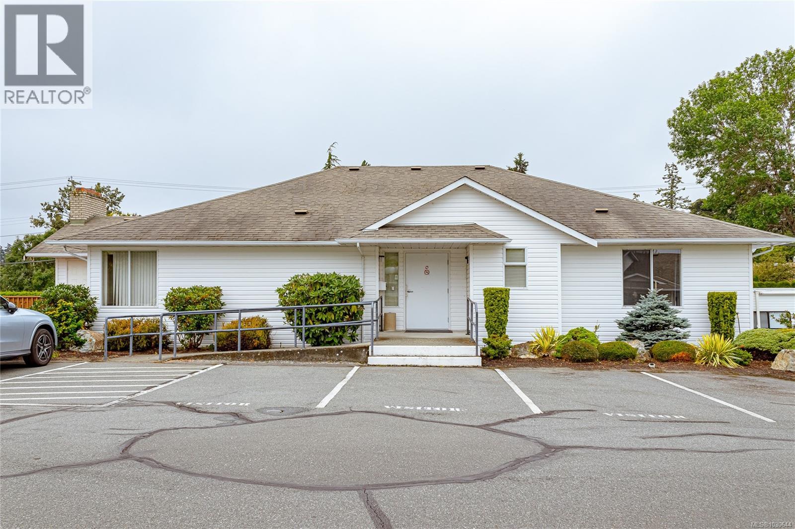 1 4125 Interurban Road, Saanich