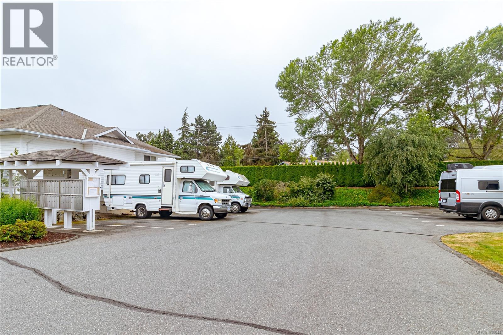 1 4125 Interurban Road, Saanich