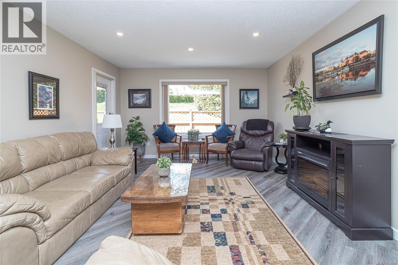 1 4125 Interurban Road, Saanich