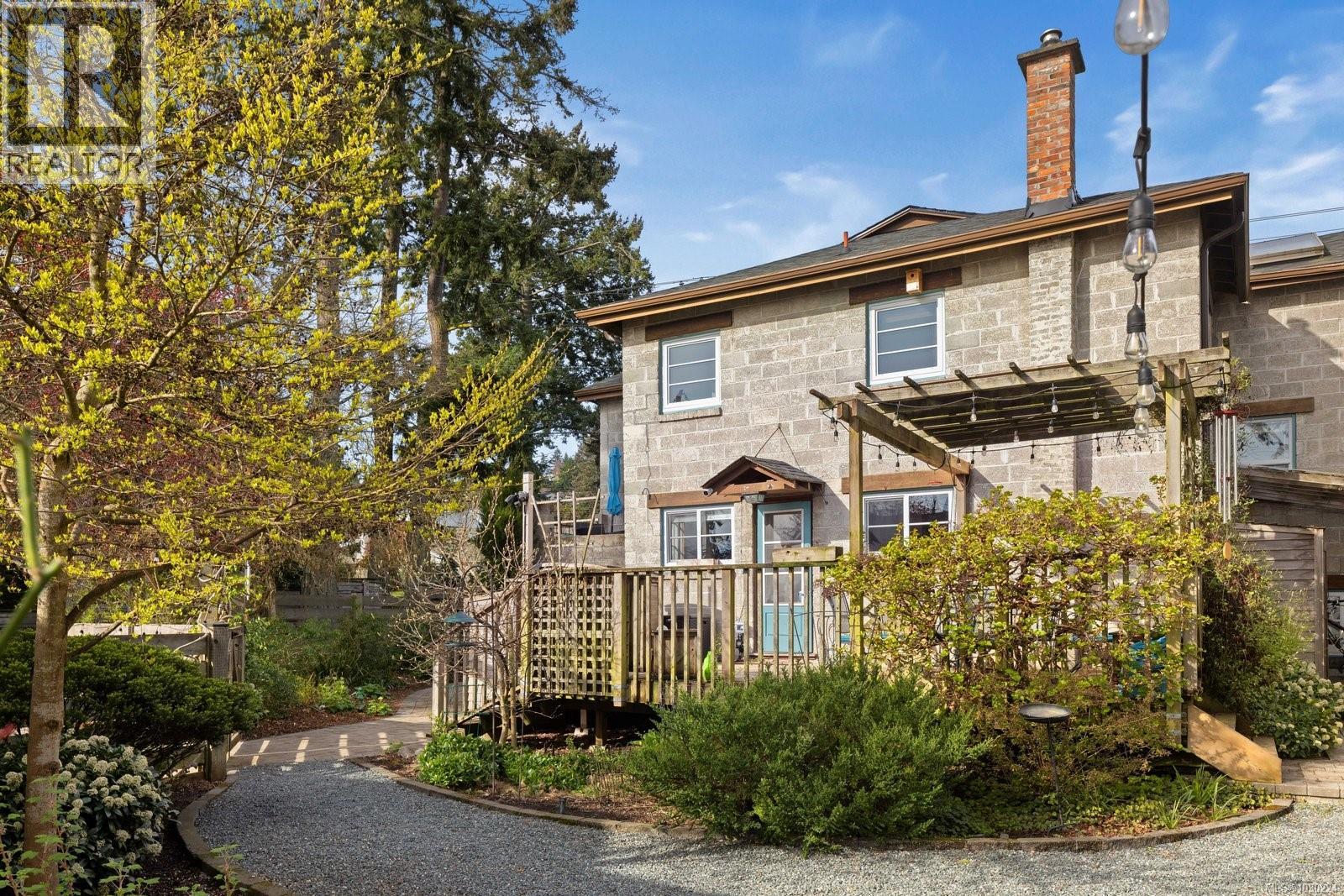  5165 Cordova Bay Road, Saanich