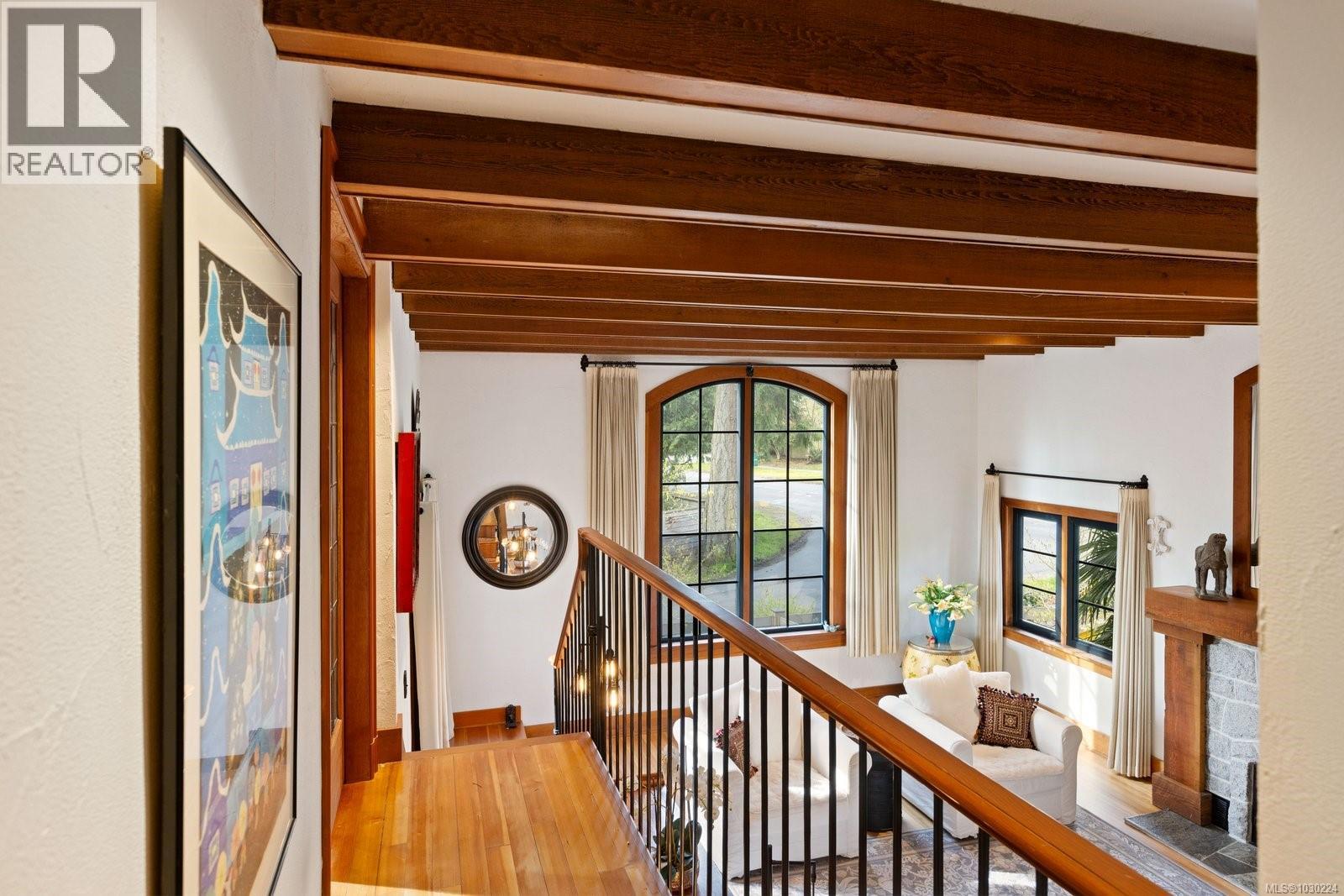 5165 CORDOVA BAY RD - 13