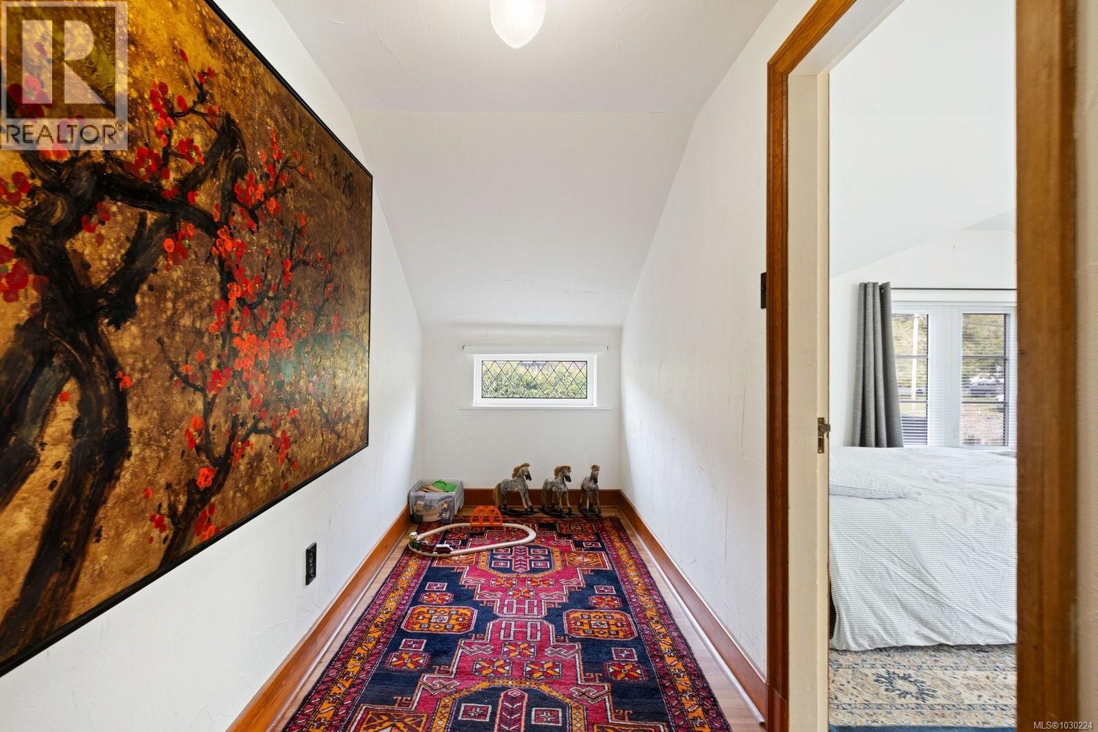 5165 CORDOVA BAY RD - 31