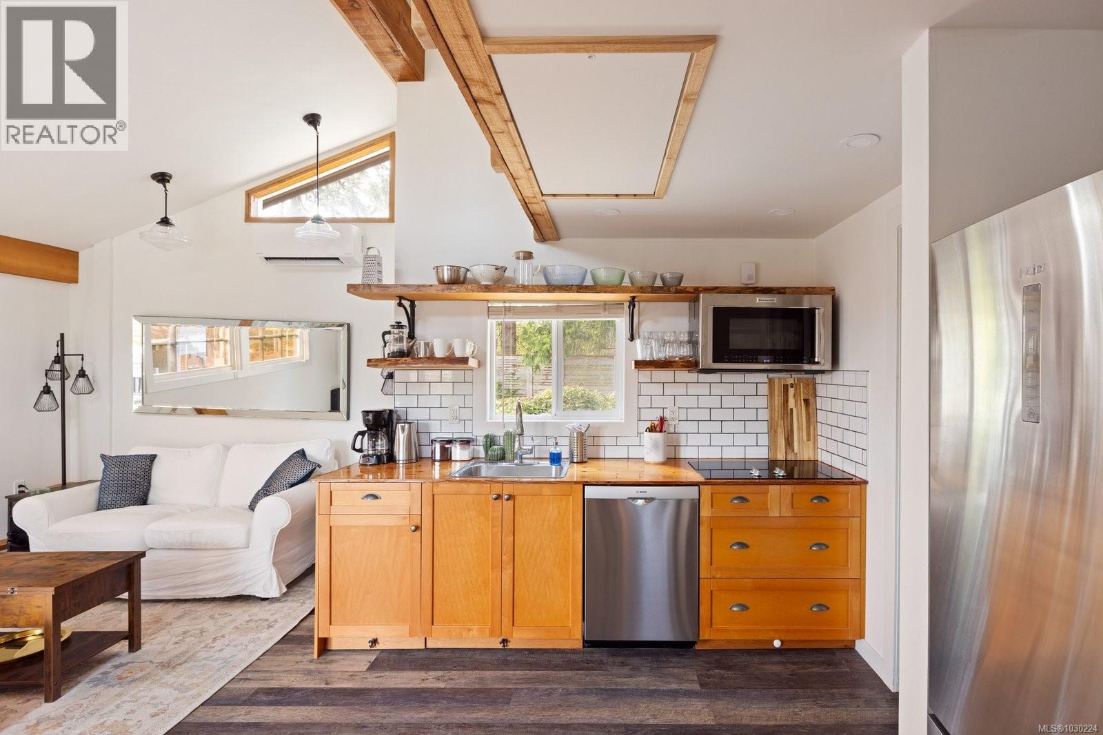 5165 CORDOVA BAY RD - 41