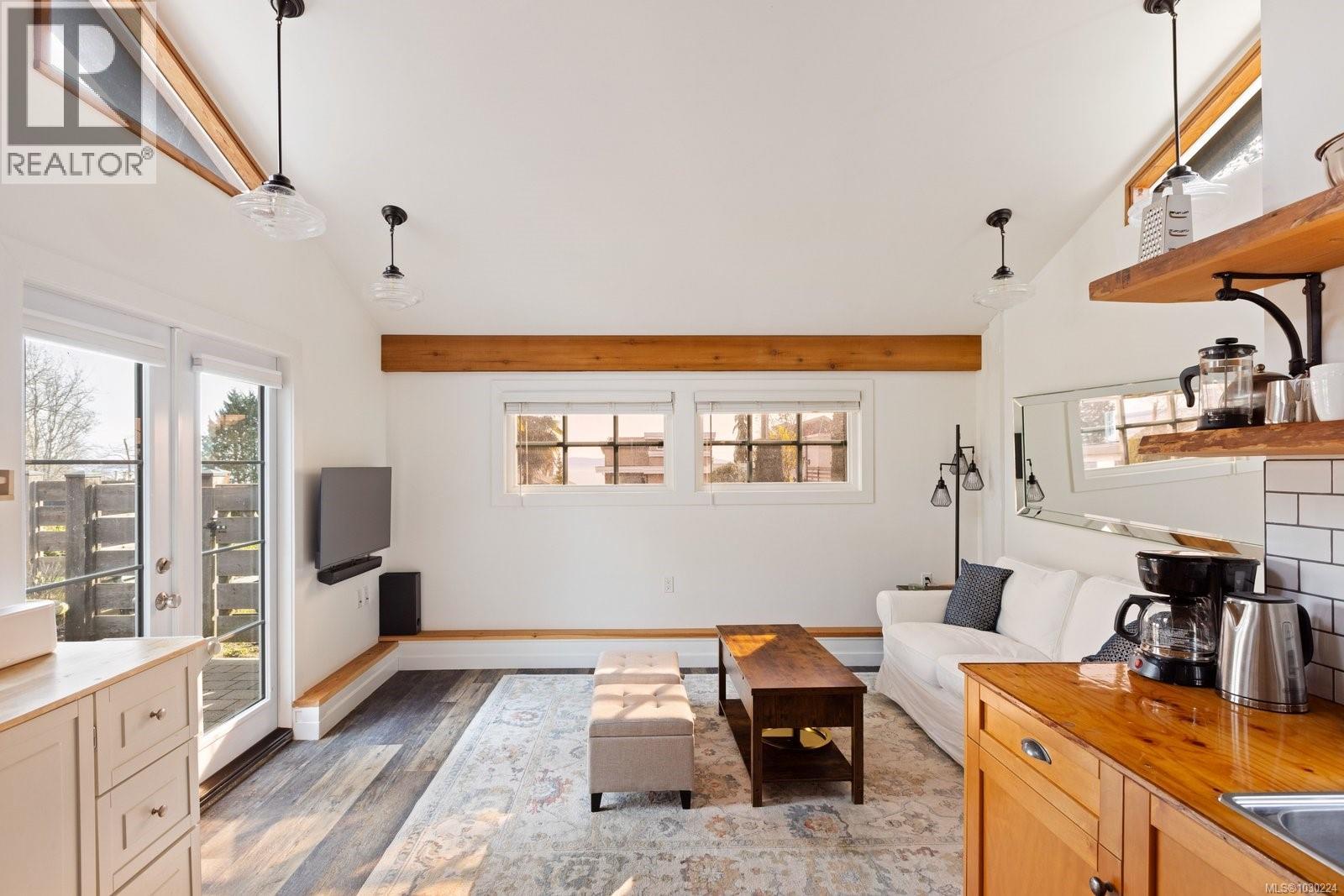 5165 CORDOVA BAY RD - 42