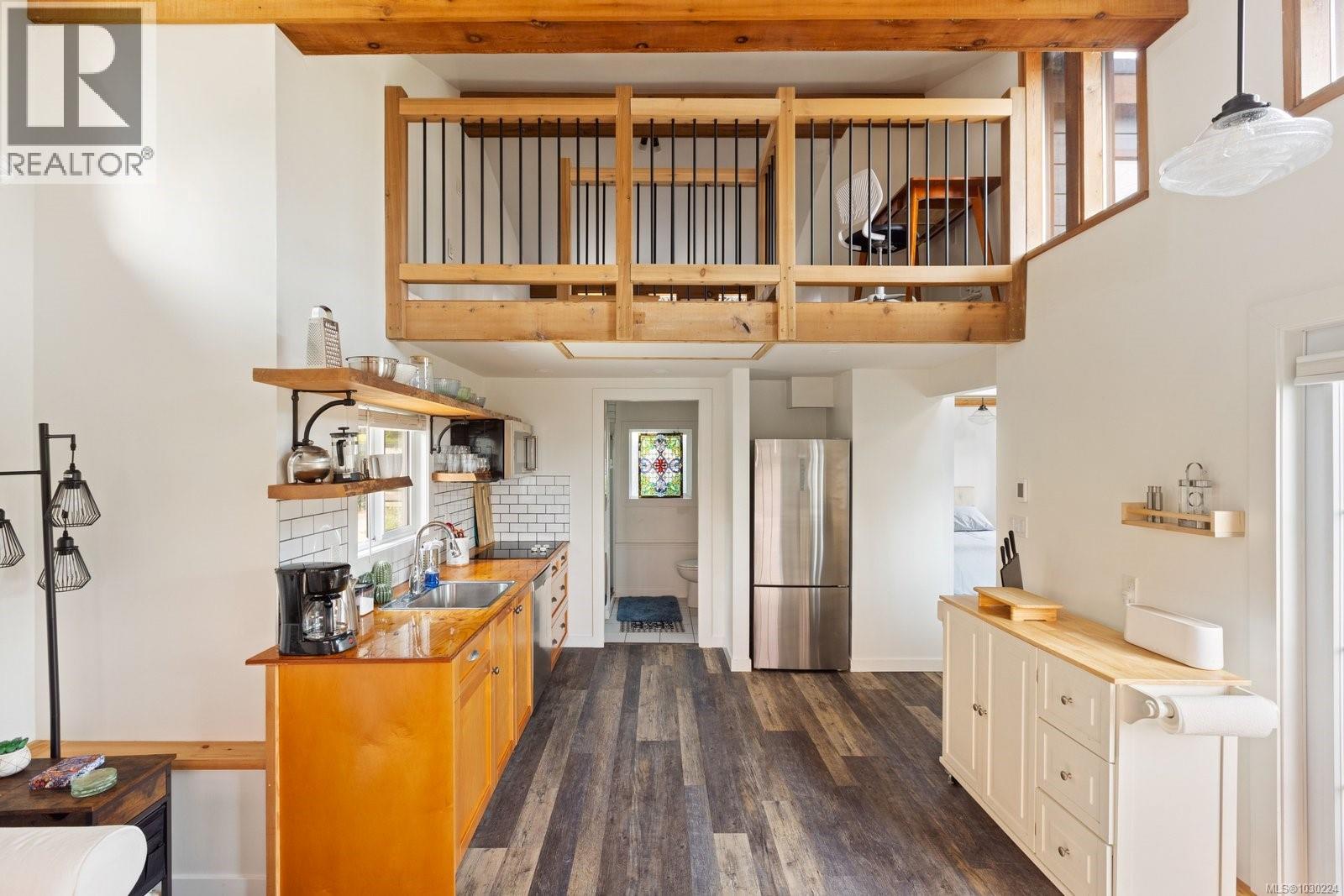 5165 CORDOVA BAY RD - 43