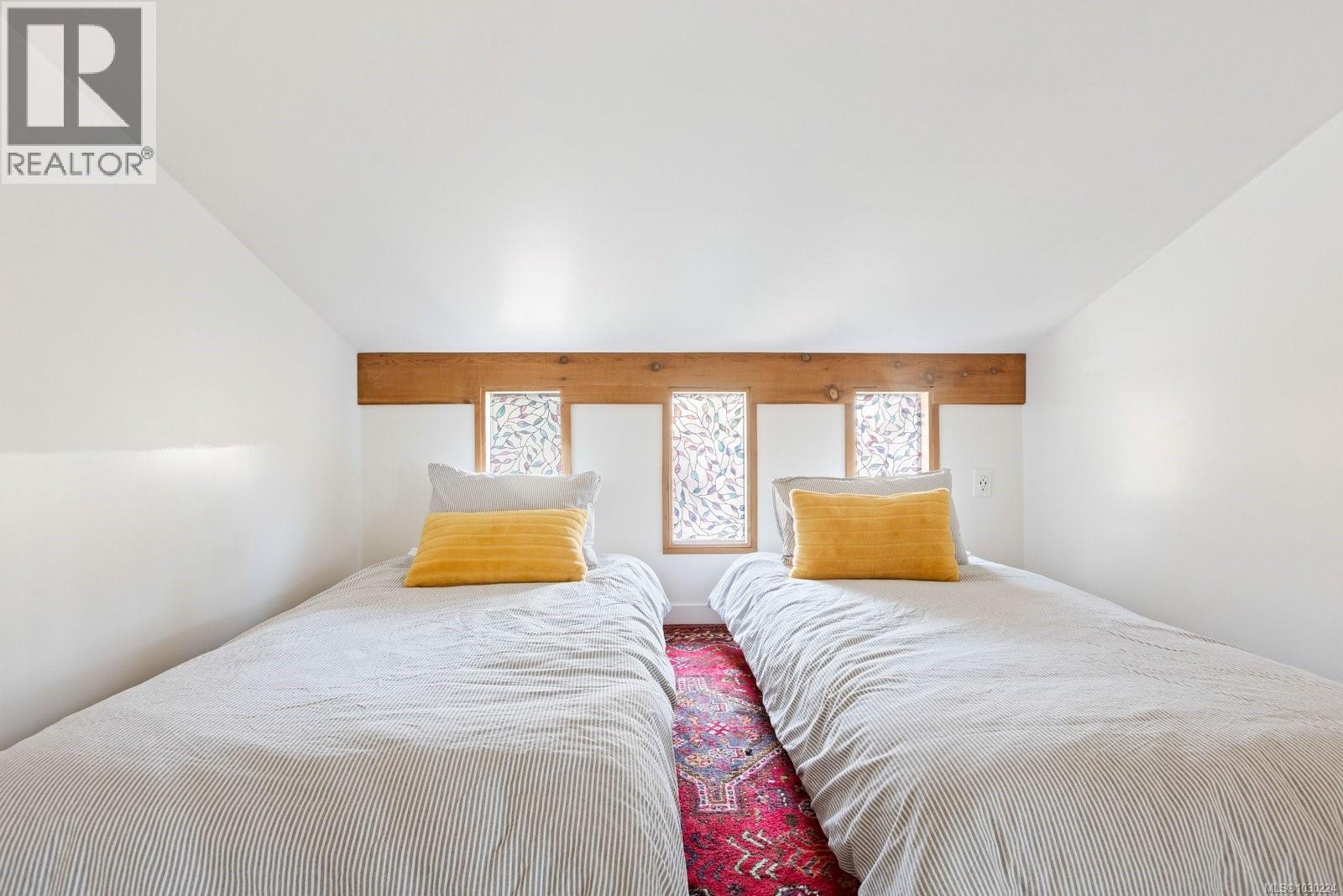 5165 CORDOVA BAY RD - 46