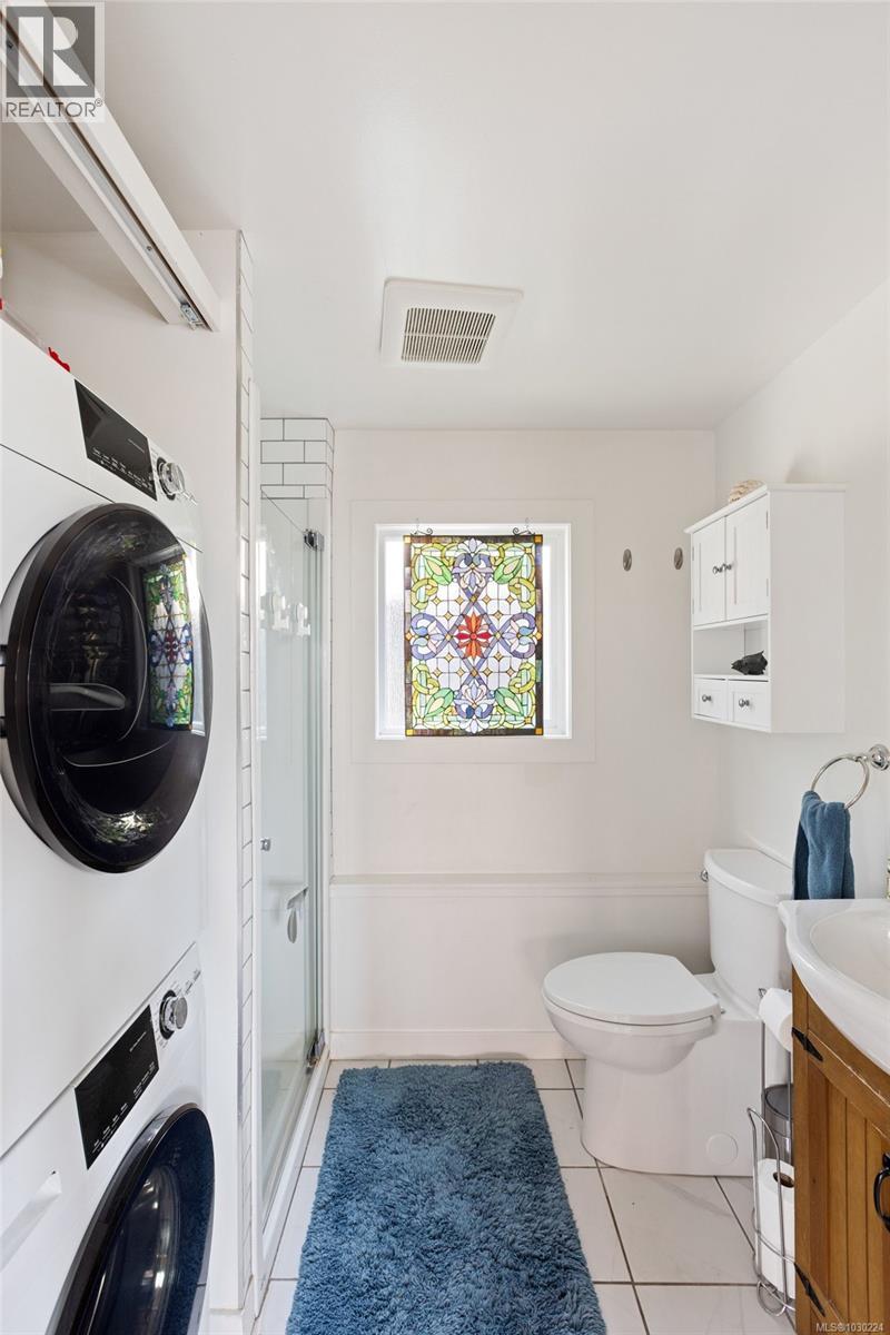 5165 CORDOVA BAY RD - 47