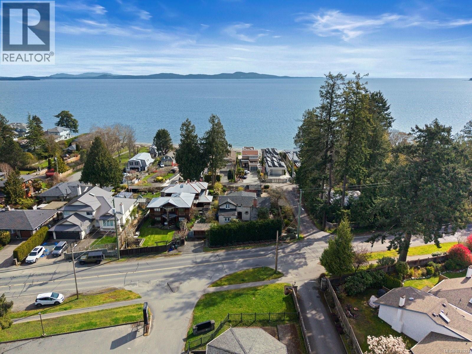 5165 CORDOVA BAY RD - 53