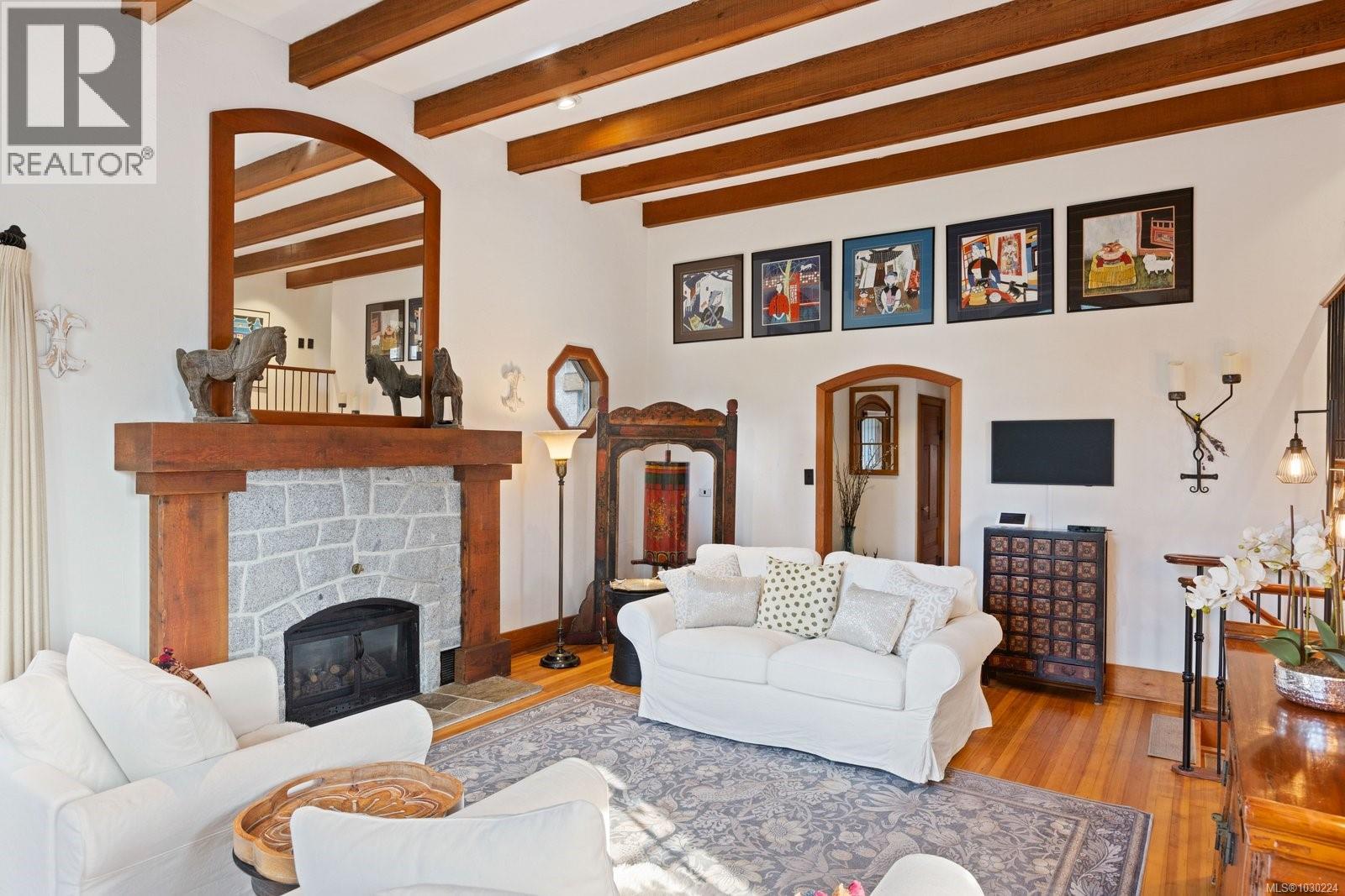 5165 CORDOVA BAY RD - 7