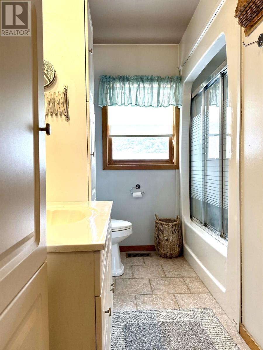 3856 302 HIGHWAY - 28