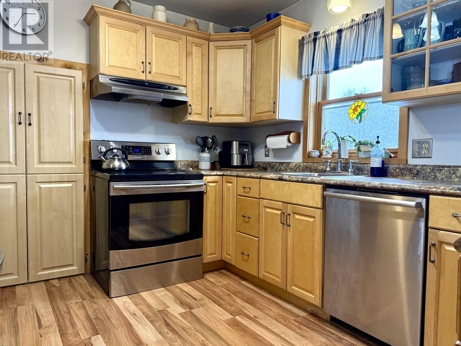 3856 302 HIGHWAY - 23