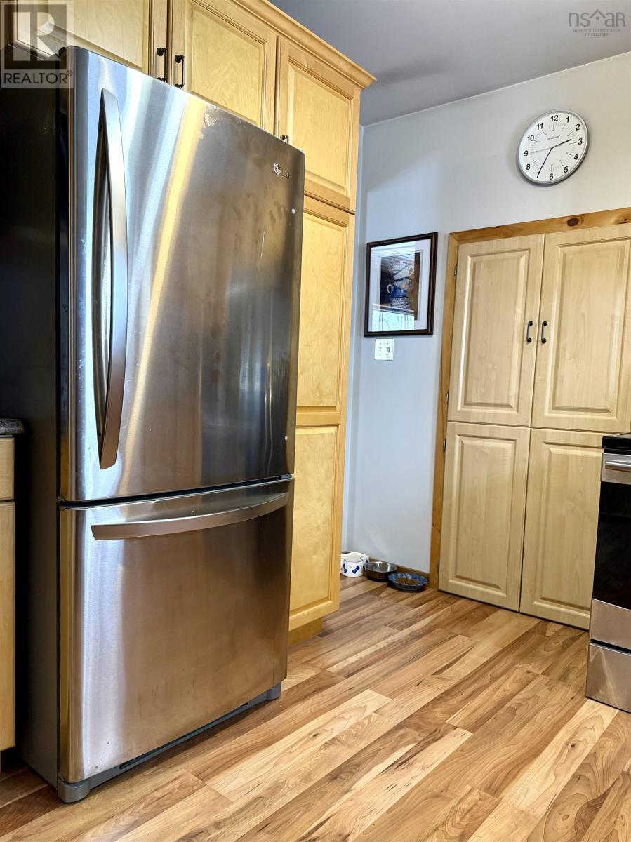 3856 302 HIGHWAY - 24