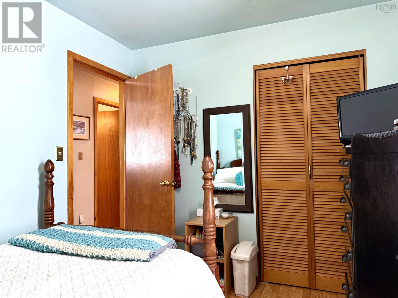 3856 302 HIGHWAY - 32