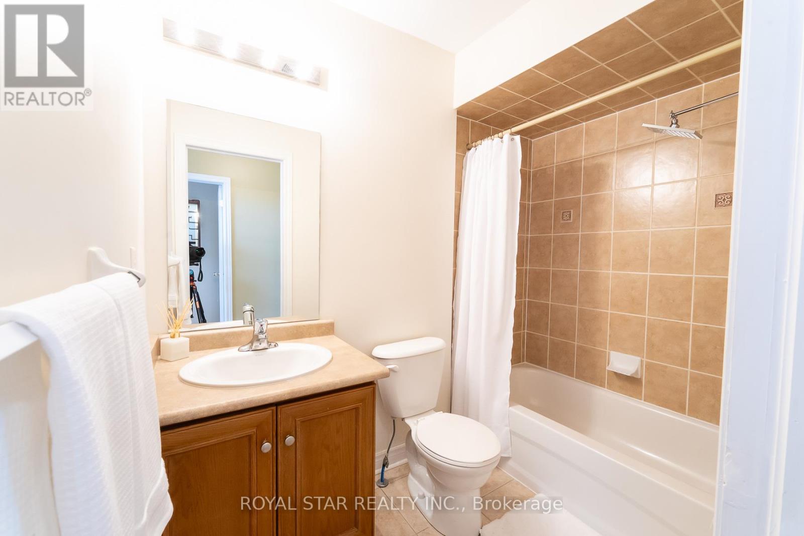 Single Family House for Sale in  VODDEN STREET E Brampton (Westgate) 