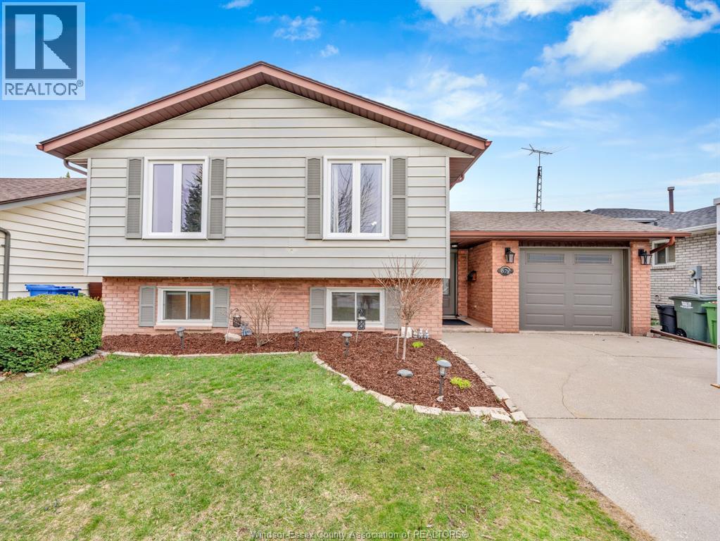 678 GAUTHIER DRIVE, Tecumseh, Ontario