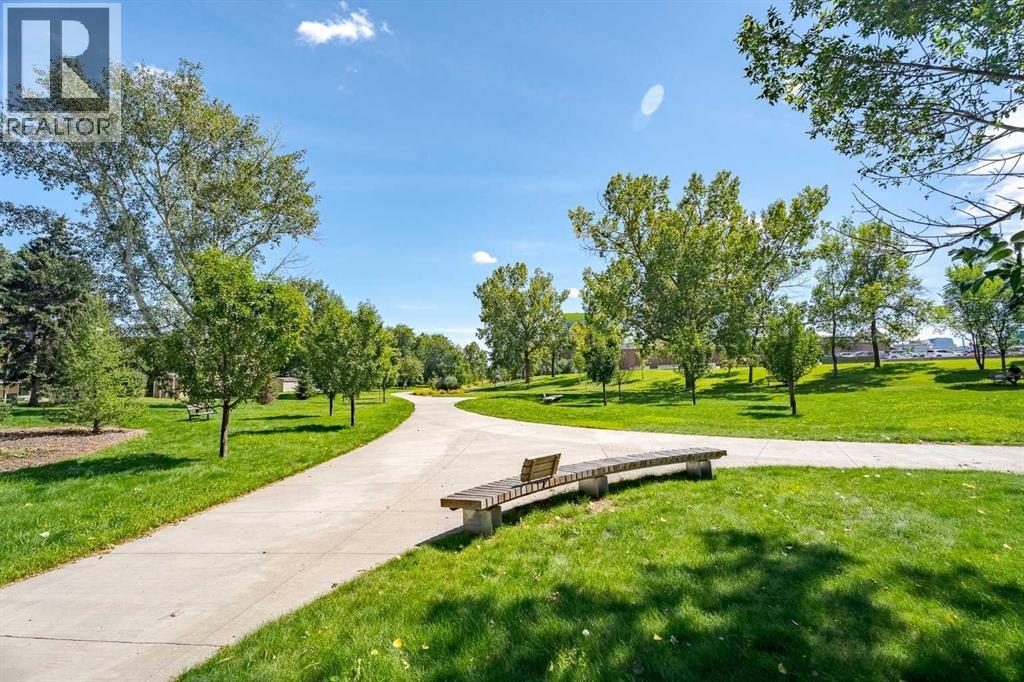 Single Family House Bi-level for Sale in  Blakiston Drive NW Brentwood Calgary 