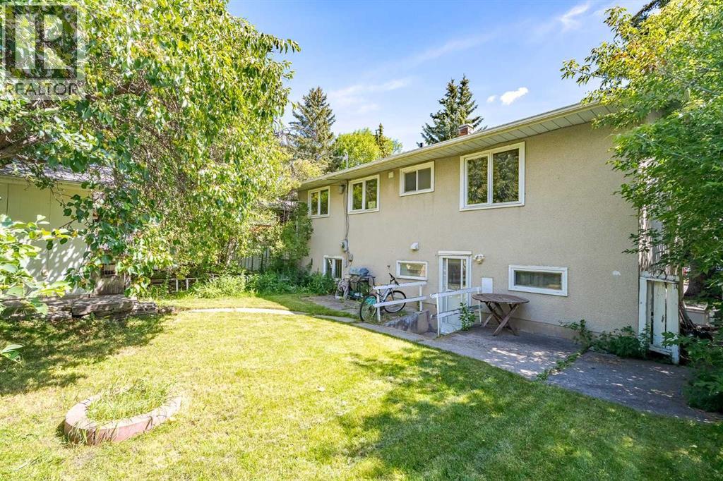 Single Family House Bi-level for Sale in  Blakiston Drive NW Brentwood Calgary 