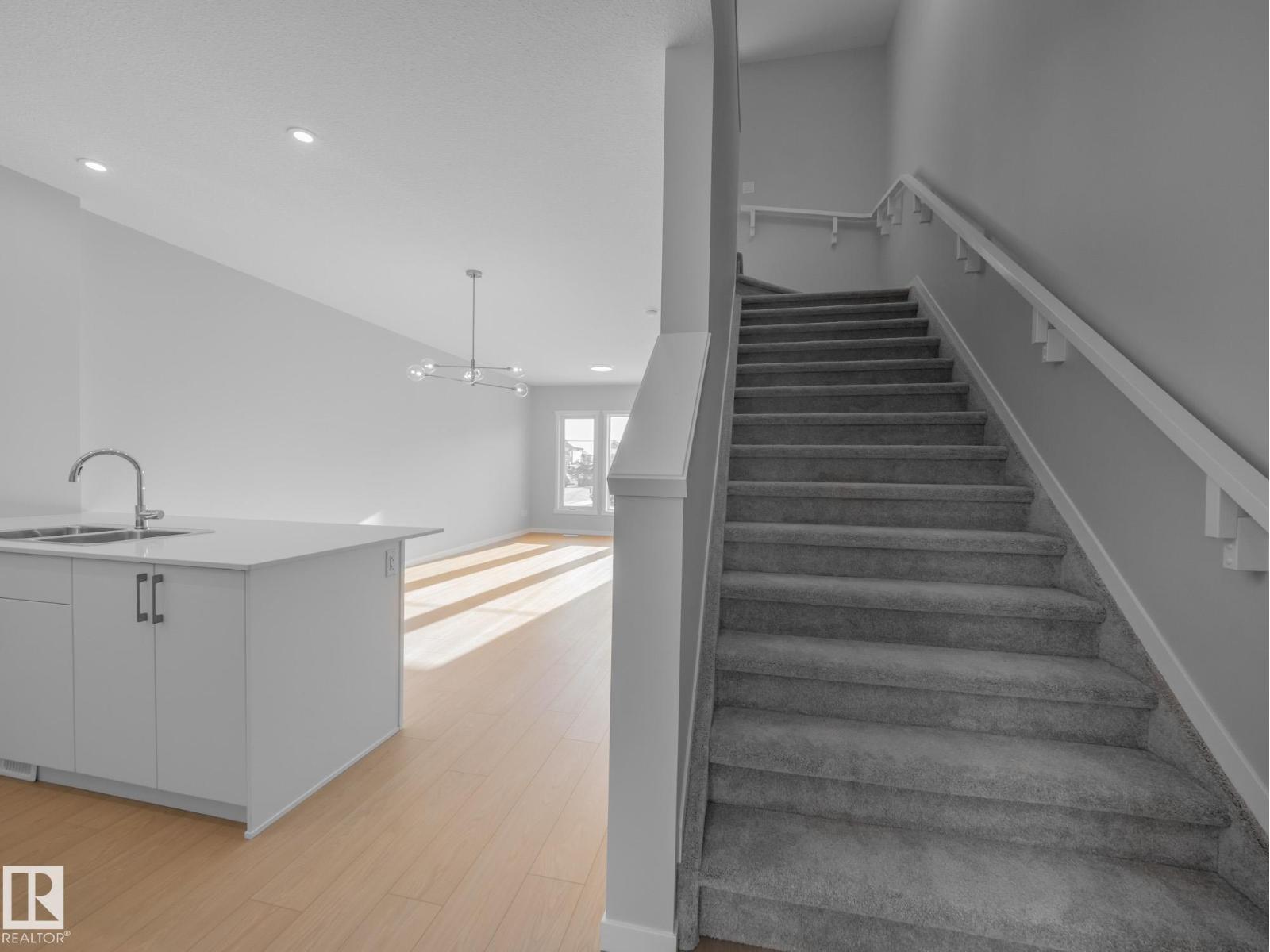 7230 ROSENTHAL DR NW, Edmonton