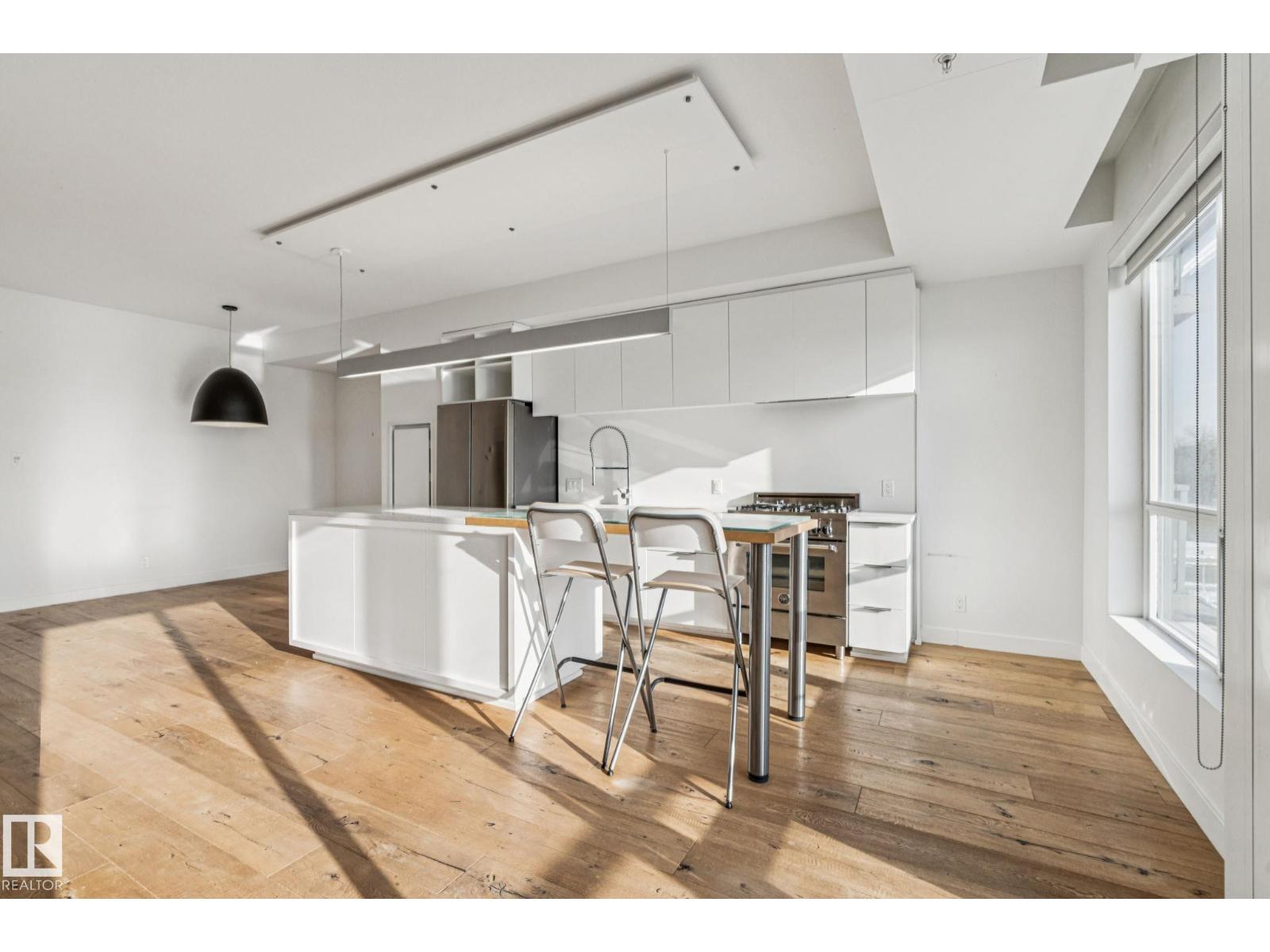 #321 63 INGLEWOOD PARK SE - 8