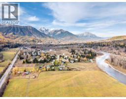 2370 Highway 3 Highway, Fernie, BC V0B1M0 Photo 10