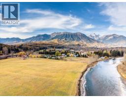 2370 Highway 3 Highway, Fernie, BC V0B1M0 Photo 13