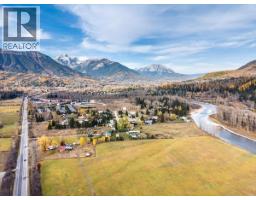 2370 Highway 3 Highway, Fernie, BC V0B1M0 Photo 9