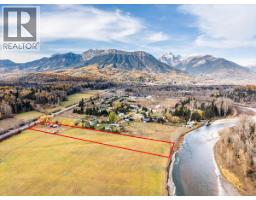 2370 Highway 3 Highway, Fernie, BC V0B1M0 Photo 11