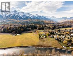 2370 Highway 3 Highway, Fernie, BC V0B1M0 Photo 26