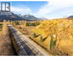 2370 Highway 3 Highway, Fernie, BC V0B1M0 Photo 34