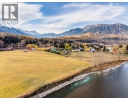 2370 Highway 3 Highway, Fernie, BC V0B1M0 Photo 14